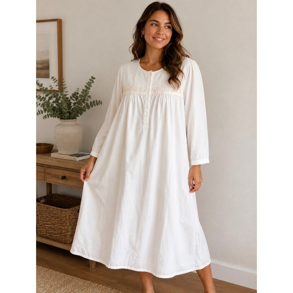 KayAnna Nightgown Women 2X White Embroidered Quilted Yoke Long Sleeve